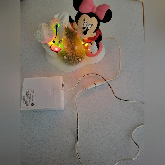 Department 56 Snowbabies "Decorating The Treem Just Minnie and Me" Figurine - Picture 3 of 5